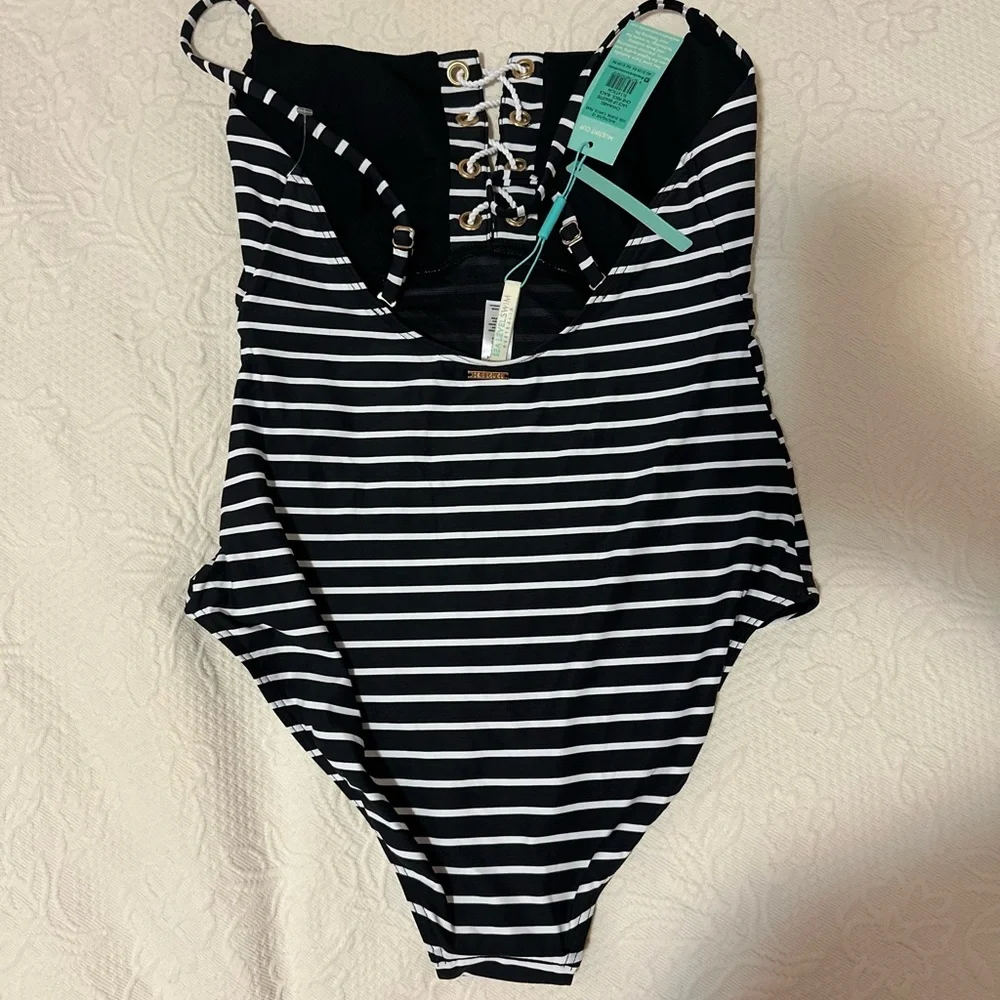 Sea Level Swim. Sealevelcharmarel Lace-Up. Size 8. Black and White - Picture 13 of 13
